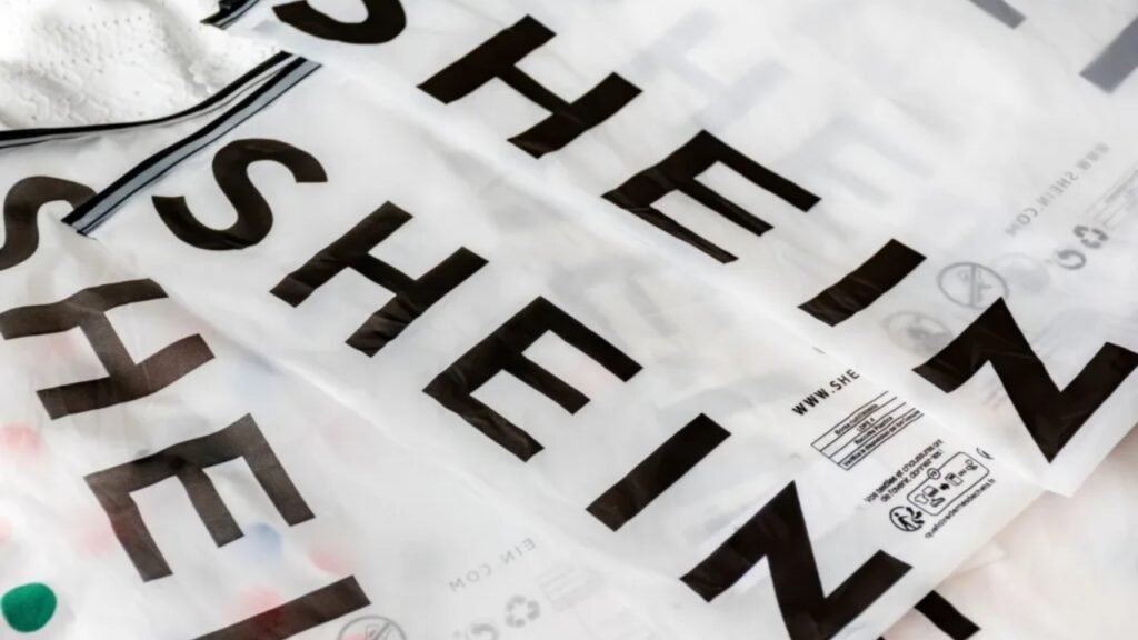 França inicia processo para suspender operações da Shein por venda de itens ilegais Shein é alvo de processo na França por violar leis de consumo